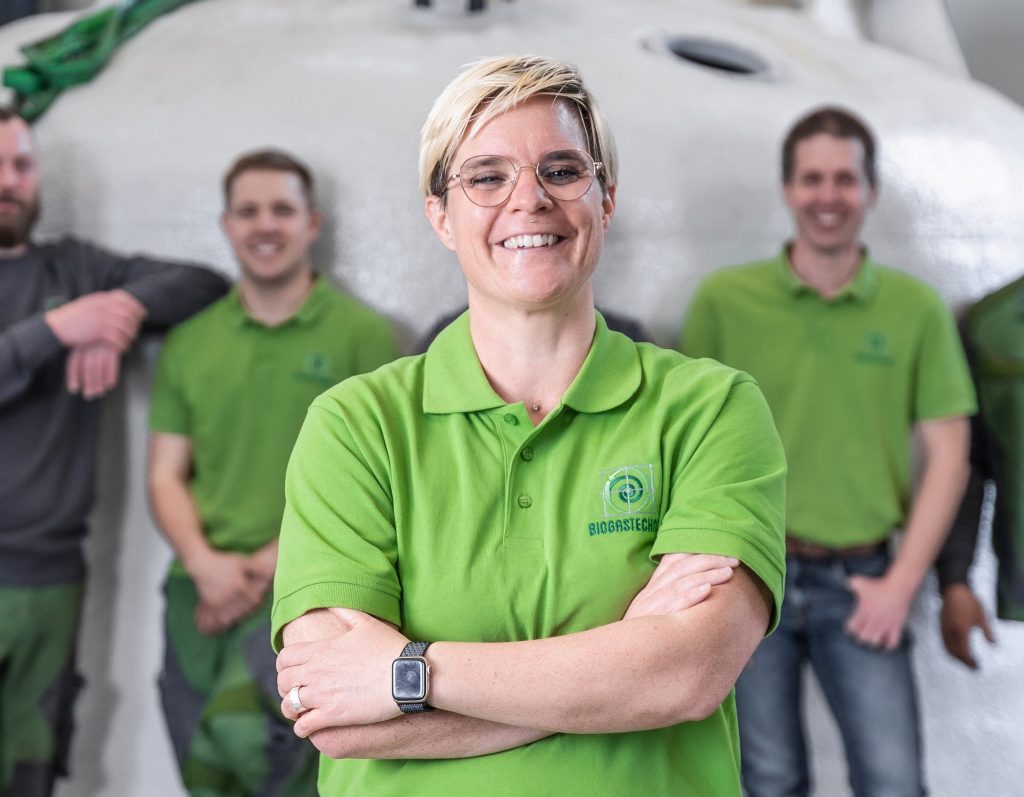 Mitarbeiter von Biogastechnik Süd bei der Arbeit