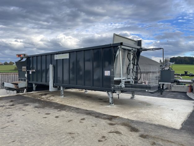 Easyfeeder mit Schubbodencontainer - Rückansicht